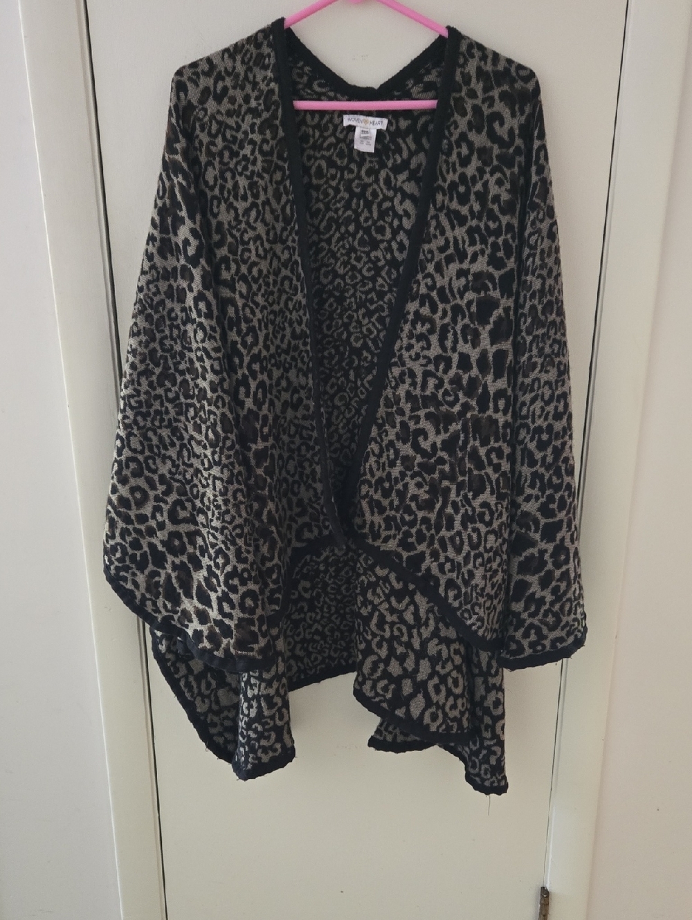 Woven Heart Leopard Print Open Cape - Black & Tan